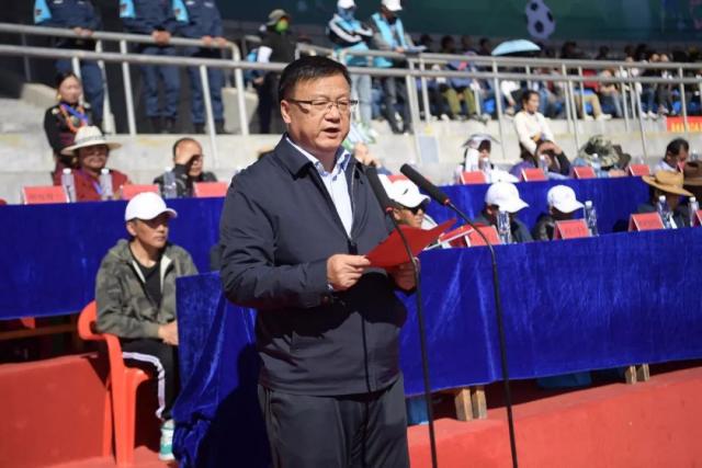 太阳报：阿森纳给收容所的驴捐赠40双球袜，保护它们腿部免受感染